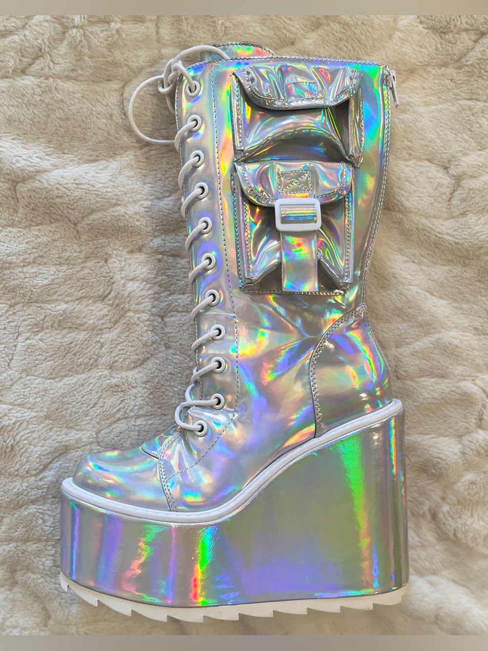 Dolls Kill YRU Dune Silver Hologram Pocket
Platform Boots, Sz 9M
